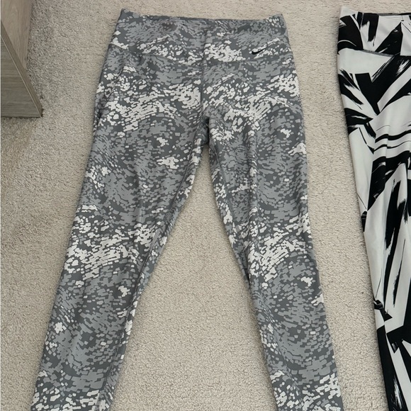 Two pairs of Nike workout leggings - Picture 2 of 3